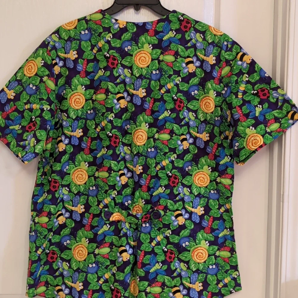 🐞 PEACHES Button Front Nursing Medical Scrub Top.Lady Bug. Bee. Butterfly. - Picture 11 of 16